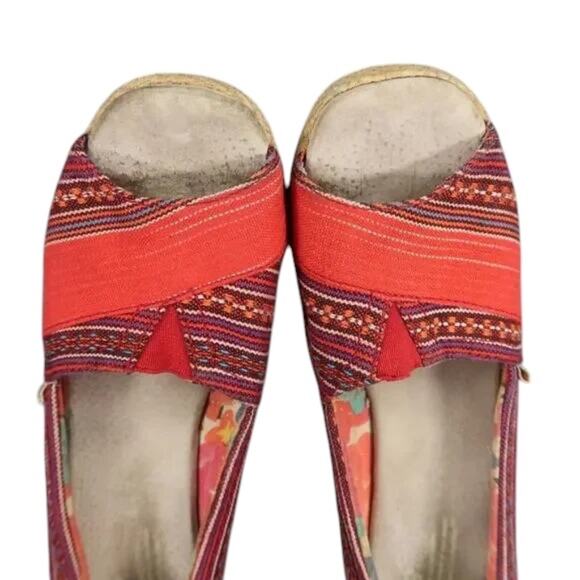 Toms Shoes Womens 8 Wedge Sandal Casuall Fashion Calypso Espadrille Red Peep Toe - Picture 5 of 13